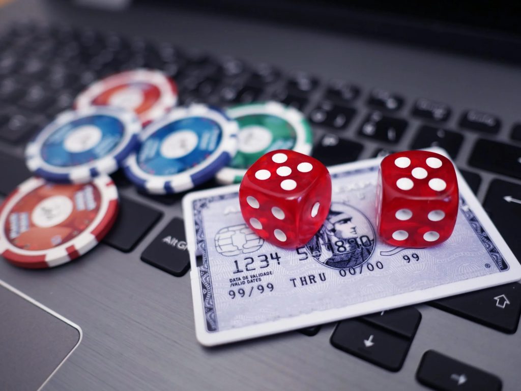 Slots and poker at Lucky Star online casino